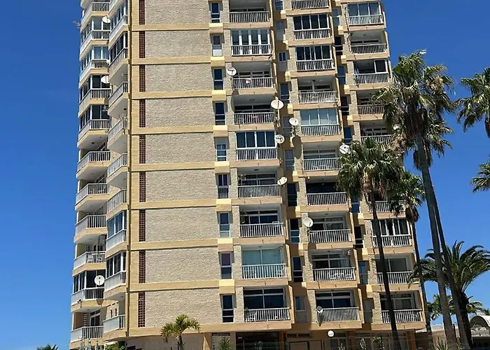 Torres De Yomely Americas * プラヤ・デ・ラス・アメリカス