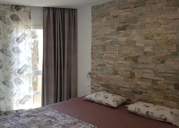 Torres De Yomely Americas *